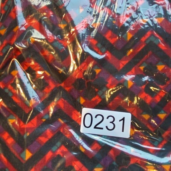0233 LuLaRoe Size OS Leggings Red and Black Zigzag Abstract Geometric Print - Picture 4 of 5
